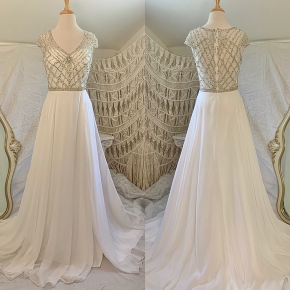 Dresses & Skirts - NEW Beautiful Elegant White Silver Beaded Ballgown